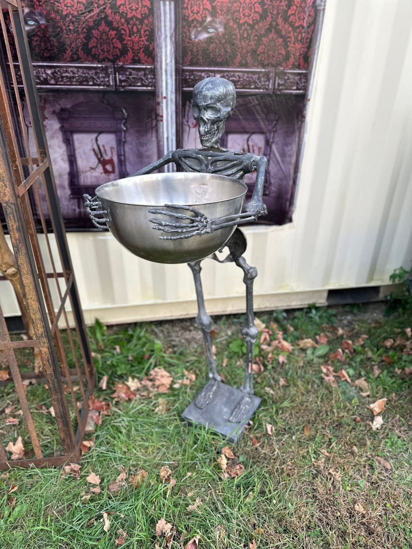 Skeleton candy bowl stand